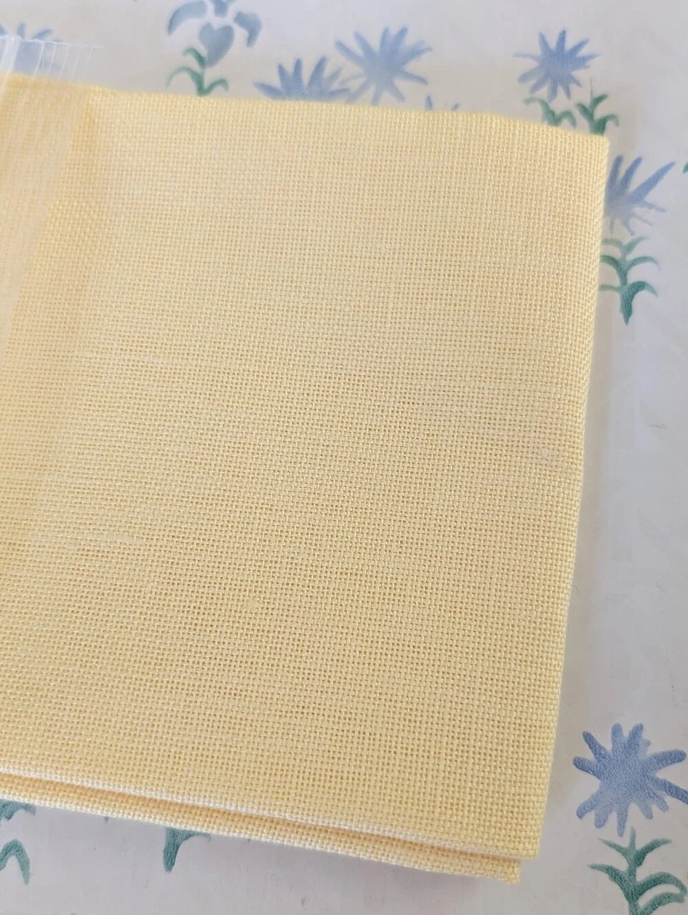 Zweigart Yellow 28 ct Cashel Linen NEW 18 x 27 Cross Stitch Embroidery DIY Craft